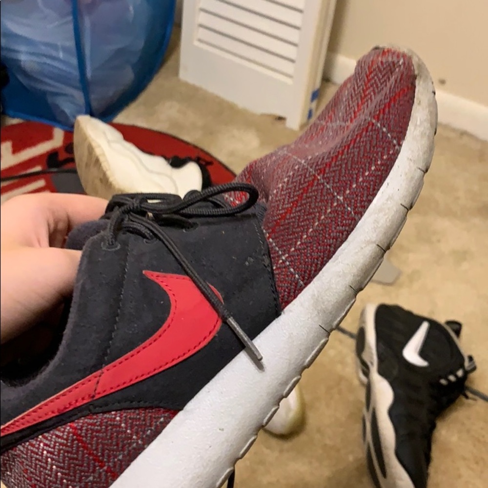 Nike Roche runs